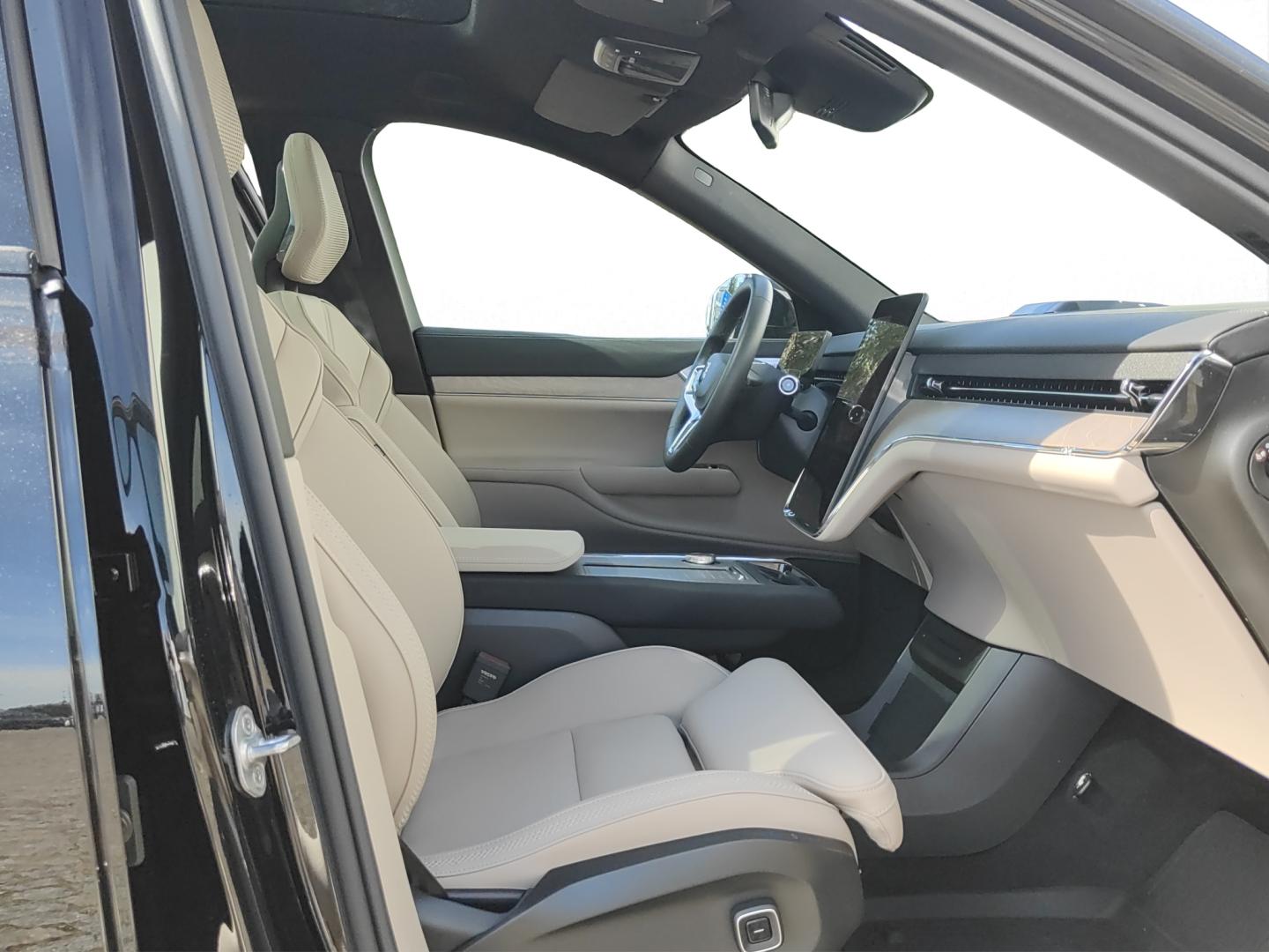 Volvo EX90