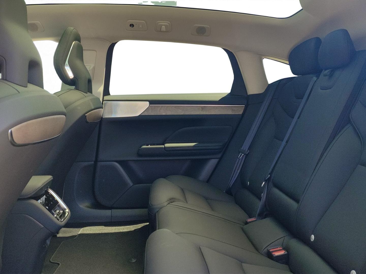 Volvo ES90