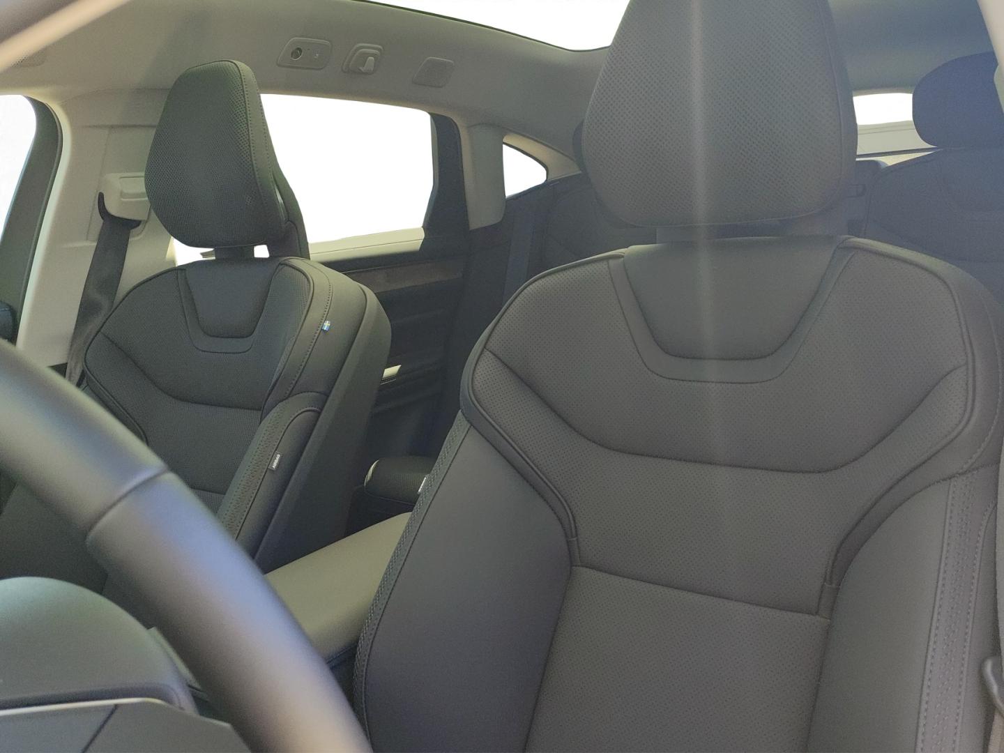 Volvo ES90