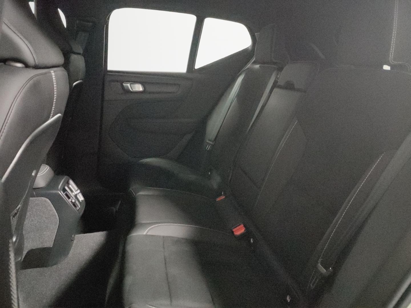 Volvo EX40