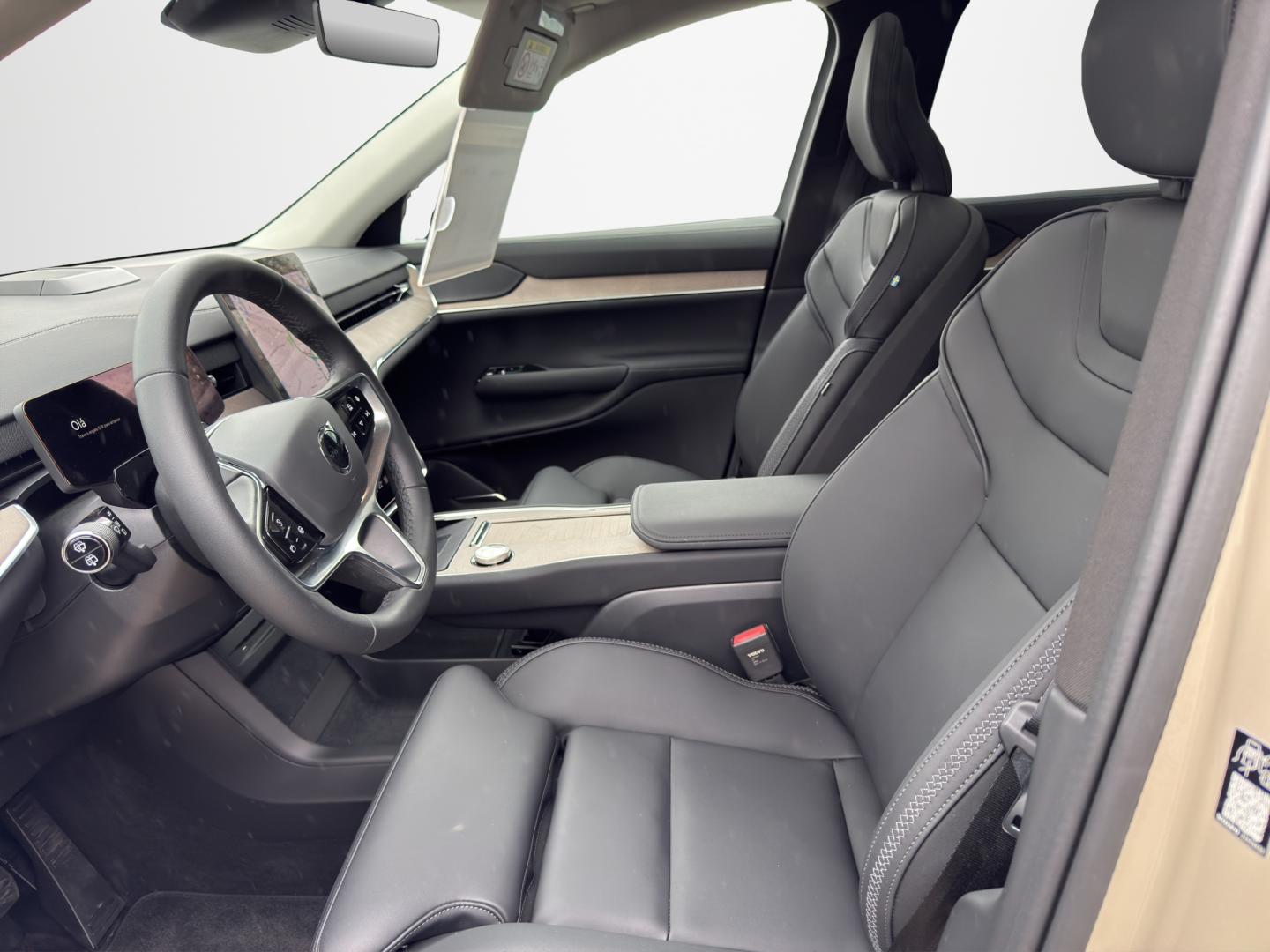 Volvo EX90